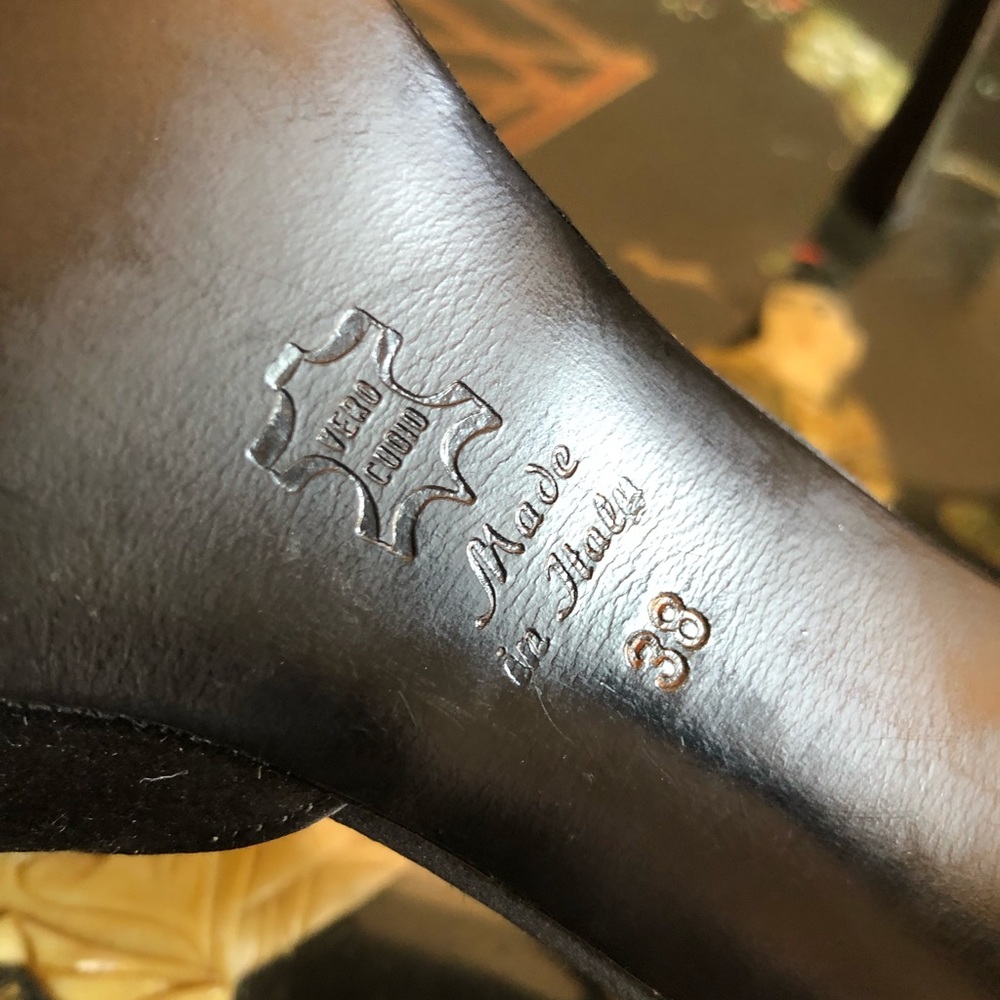 Authentic Gianni Versace Classic Heels - Picture 6 of 6